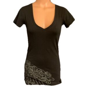 So-Cal Y2K Affliction Style Roses Angel Wings Graphic V-Neck Tee T-Shirt S